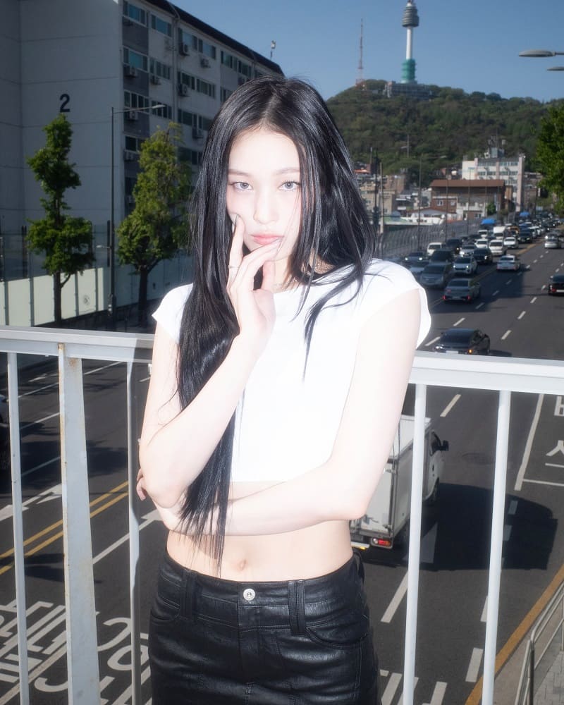 Idol kpop kelahiran 2002 Annie ALLDAY PROJECT