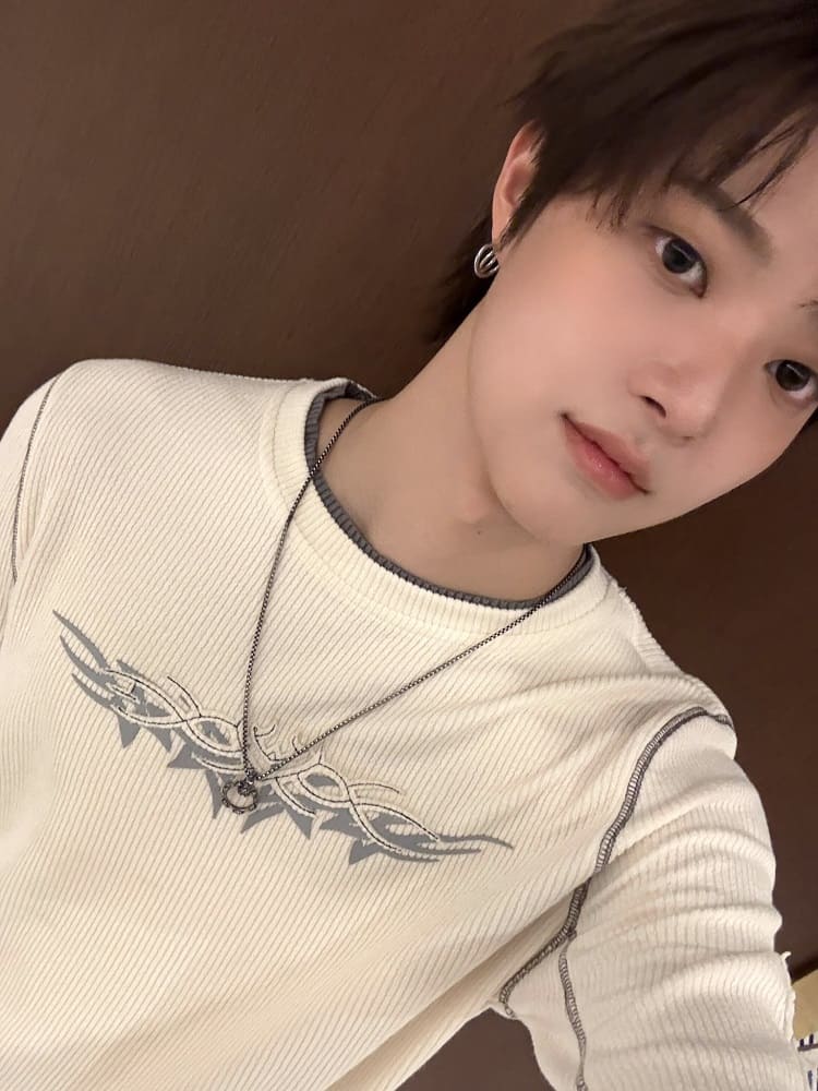 Idol kpop kelahiran 2002 EJ &TEAM