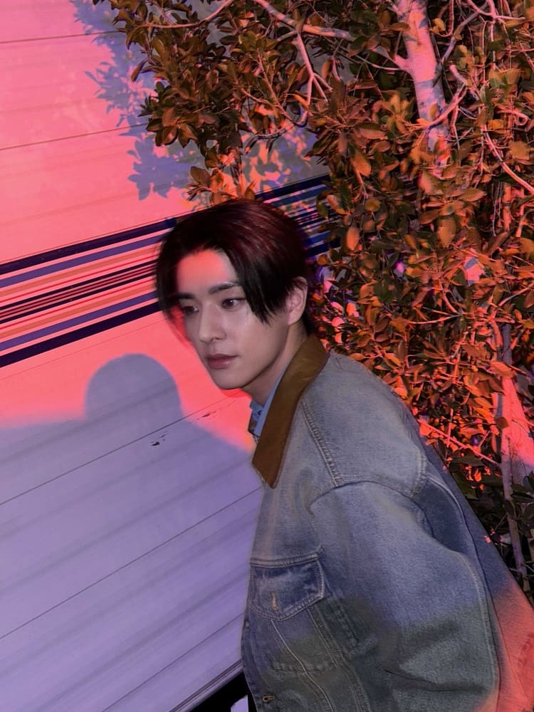 Idol kpop kelahiran 2002 Jake ENHYPEN