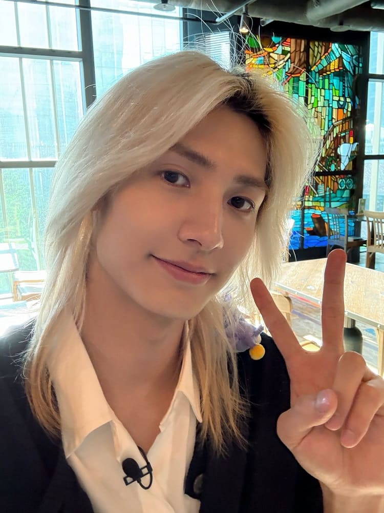 Idol kpop kelahiran 2002 Jooyeon Xdinary heroes