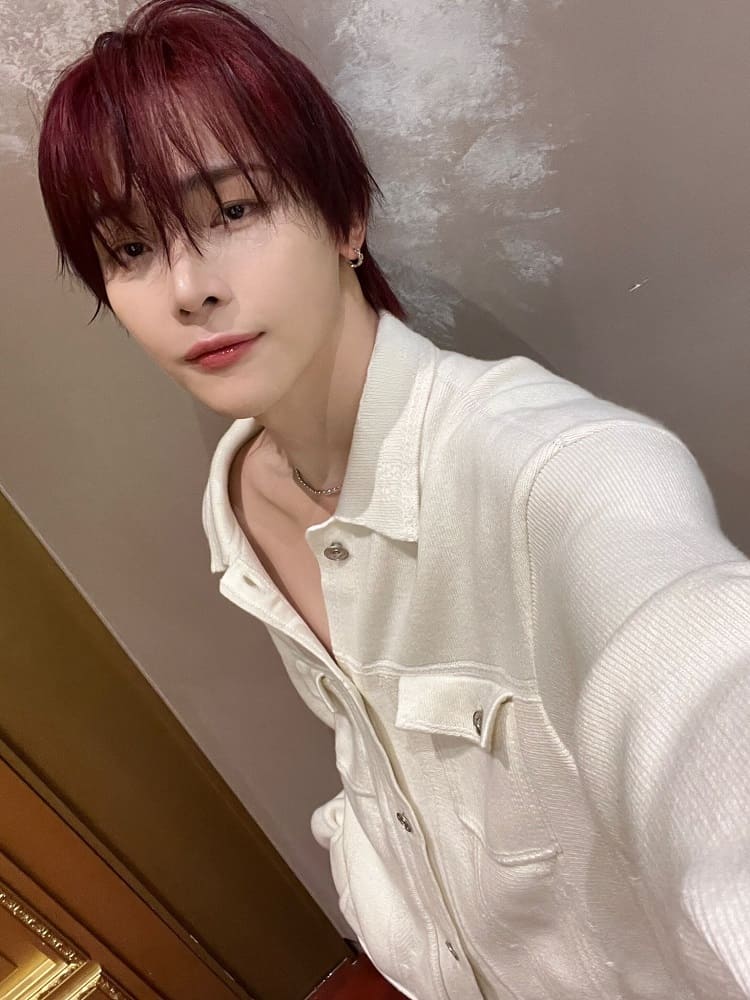 Idol kpop kelahiran 2002 Nicholas &TEAM