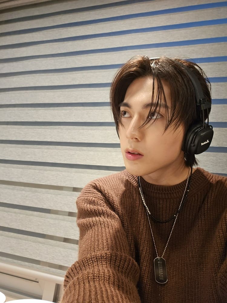 Idol kpop kelahiran 2002 Sangwoo Just B