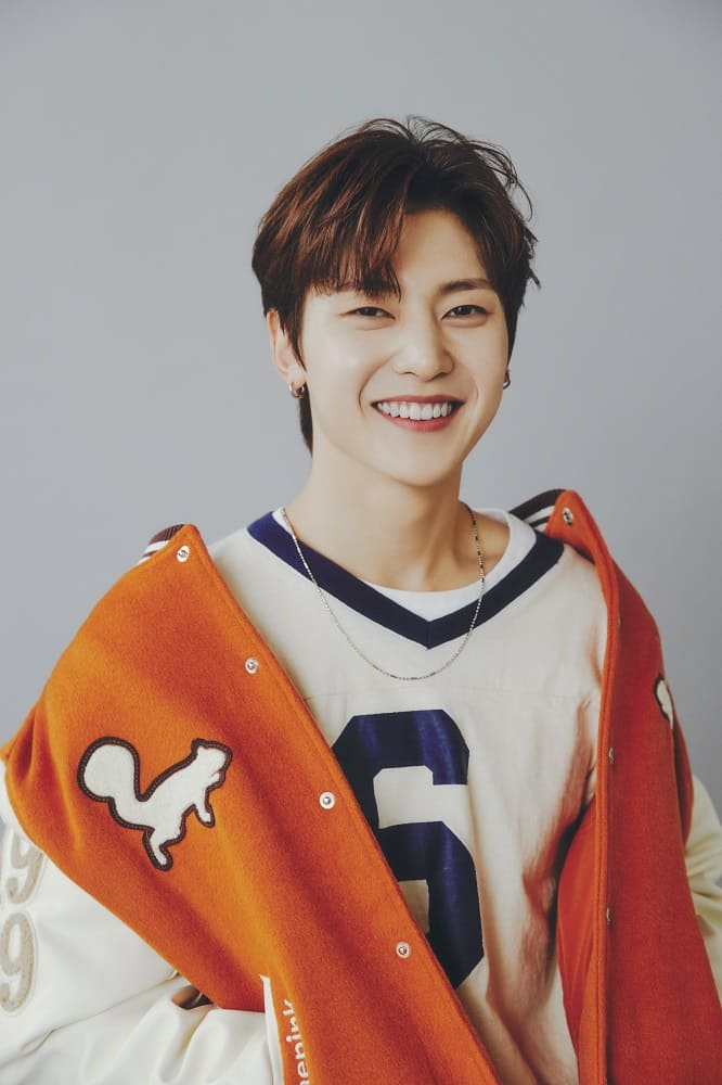 Idol kpop kelahiran 2002 Seok Matthew ZEROBASEONE