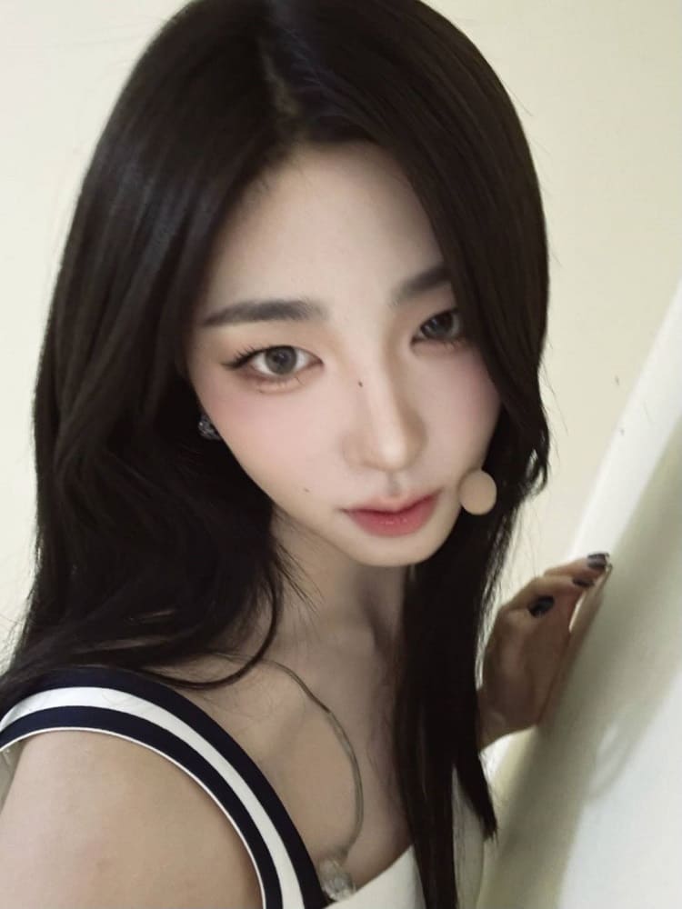 Idol kpop kelahiran 2002 SohYun tripleS